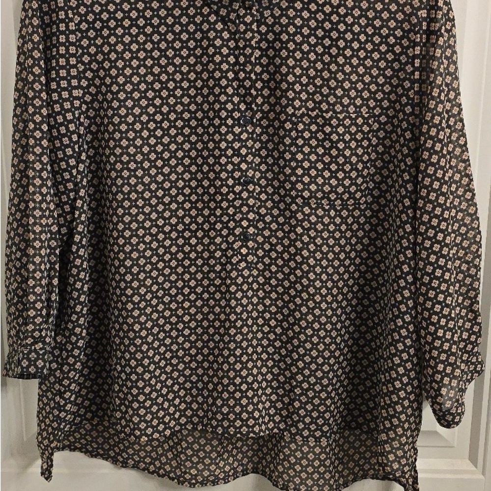 American Eagle Women’s Medium Sheer Printed Button-Down – 2013 Vintage Style